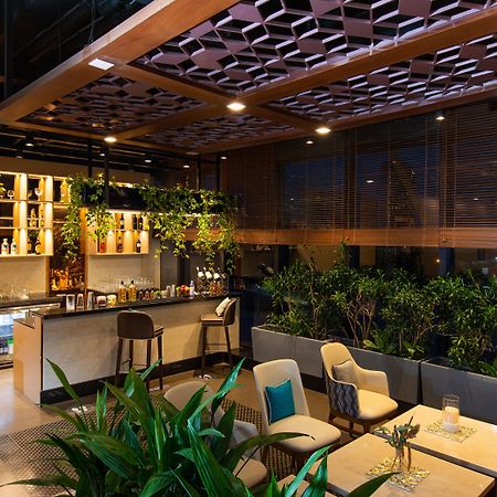 Holiday Inn Bengaluru Racecourse By Ihg Exteriér fotografie The lounge at the airport