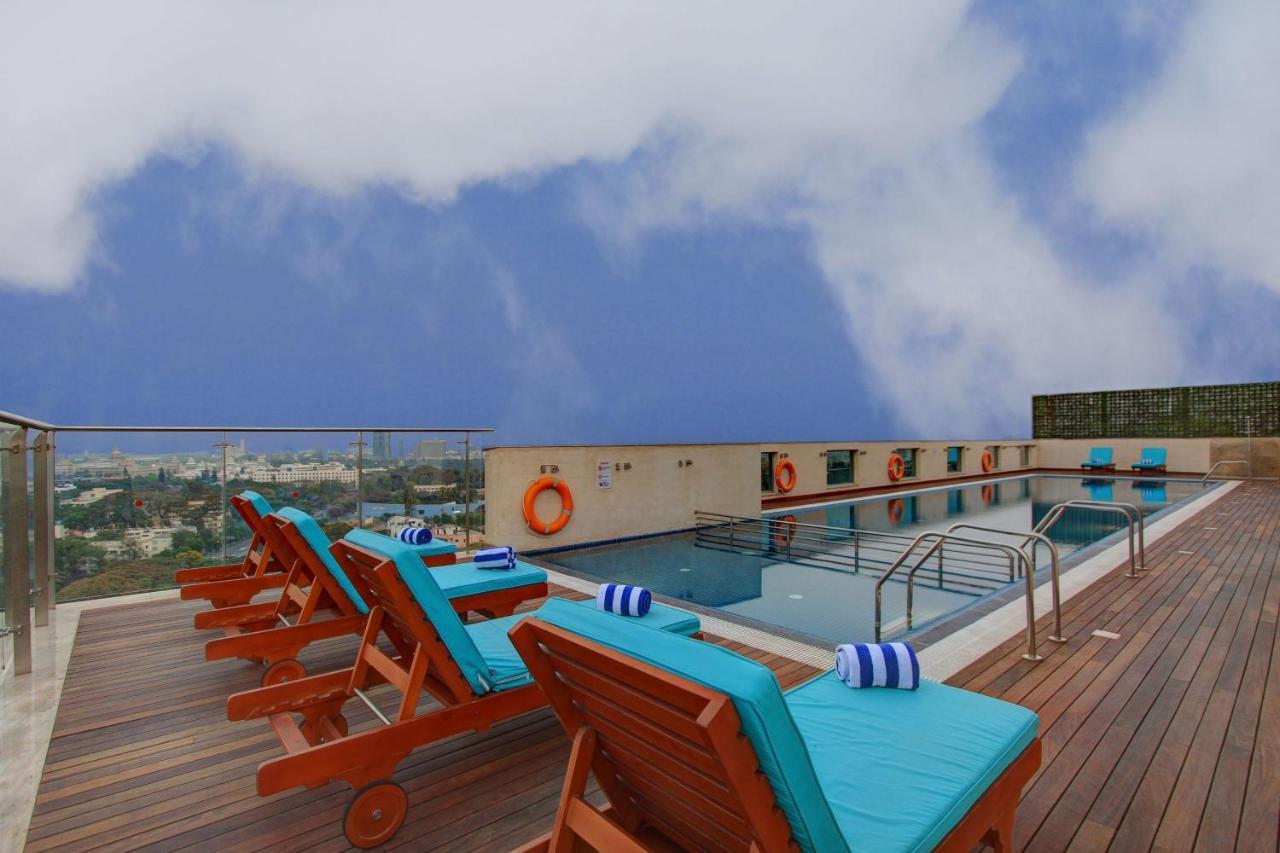 Holiday Inn Bengaluru Racecourse By Ihg Exteriér fotografie Rooftop pool