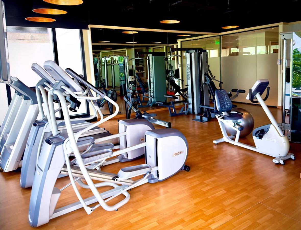 Holiday Inn Bengaluru Racecourse By Ihg Exteriér fotografie A gym