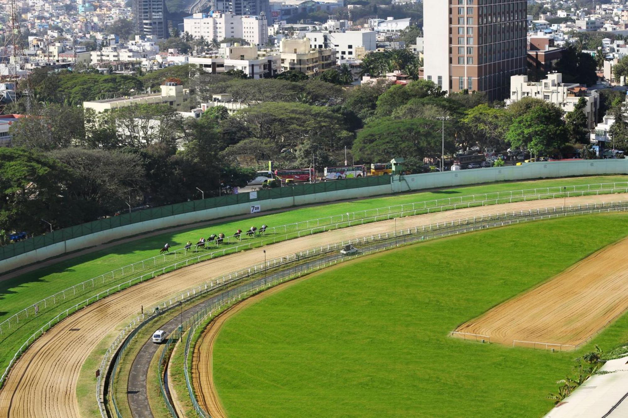 Holiday Inn Bengaluru Racecourse By Ihg Exteriér fotografie Santa Anita Park