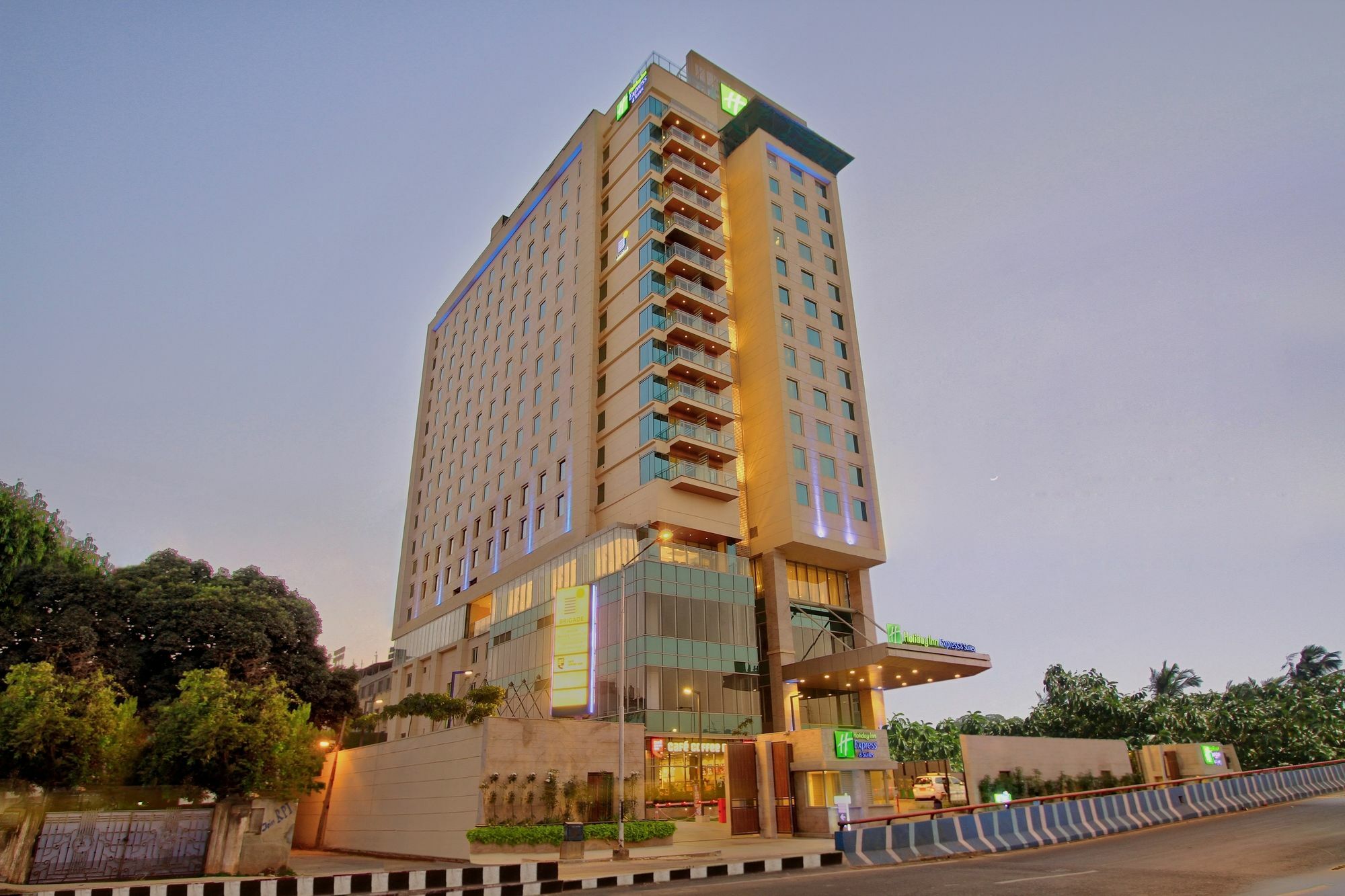 Holiday Inn Bengaluru Racecourse By Ihg Exteriér fotografie Holiday Inn Dhaka